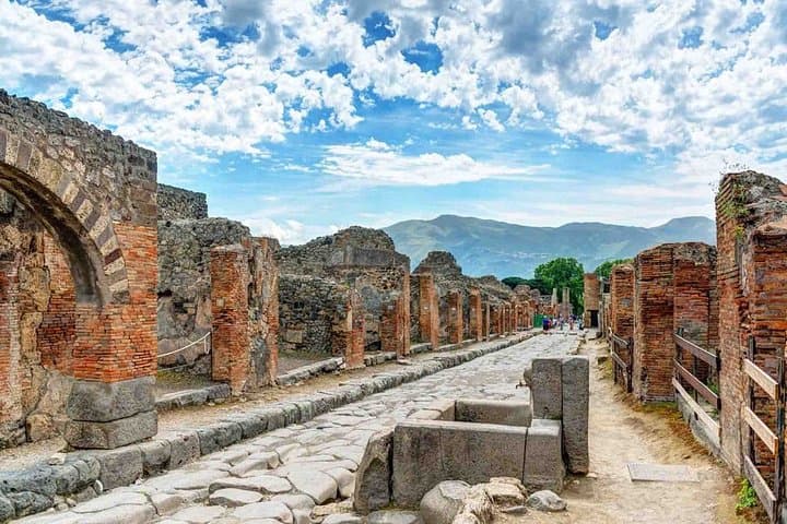 Escursione di mezza giornata a Pompei da Napoli — foto 3