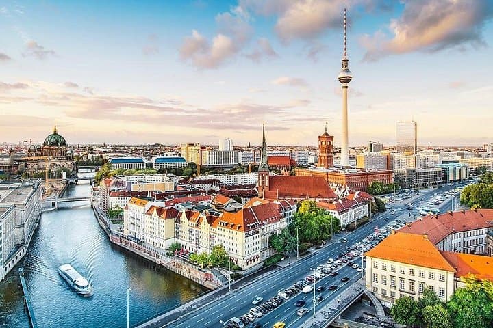 Trasferimento in partenza: da Berlino all'Aeroporto di Berlino BER in auto di lusso — foto 3