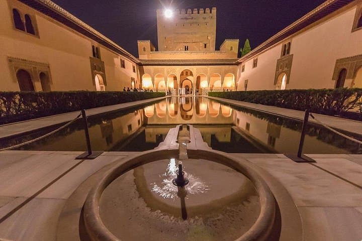 Tour Nocturno Privado de la Alhambra — foto 4