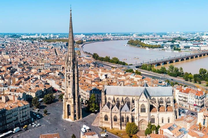 Trasferimenti Aeroportuali di Bordeaux: Da Bordeaux all'Aeroporto di Bordeaux BOD — foto 3