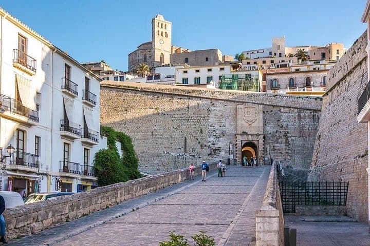 Dalt Vila Private Walking Tour - Ibiza — Foto 3
