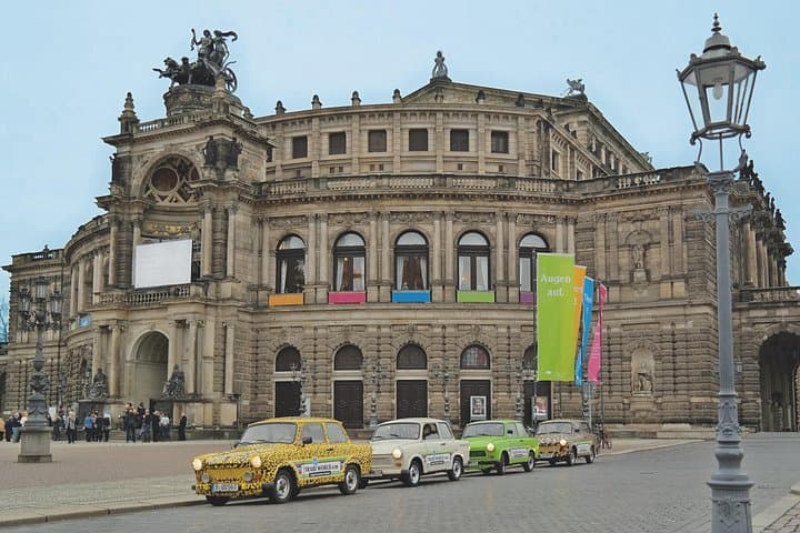 Tour della città in Trabi Safari con guida dal vivo di 1h15min — foto 5