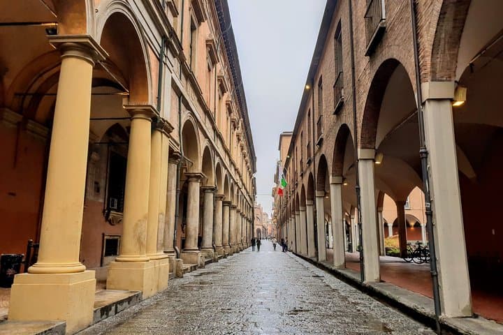 Trasferimento Aeroportuale: da Bologna all'Aeroporto di Bologna BLQ in Auto di Lusso — foto 5