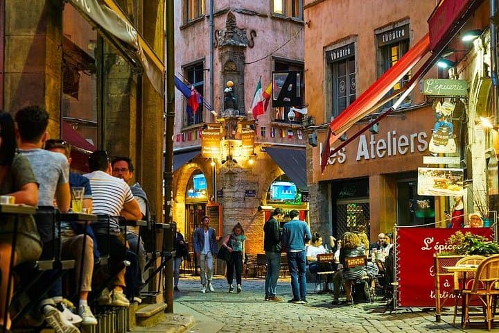 Tour privado a pie de 4 horas por Lyon — foto 2