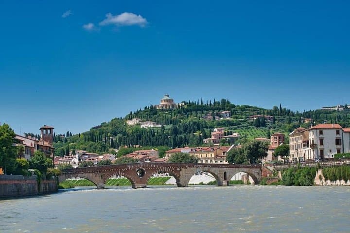 Tour Privato di Mezza Giornata a Verona con una Guida Locale