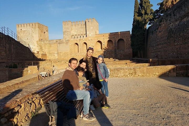 Alhambra: Tour Privato per Famiglie — foto 4
