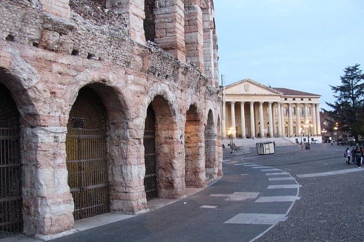 Tour Privado de Día Completo de Milán a Verona