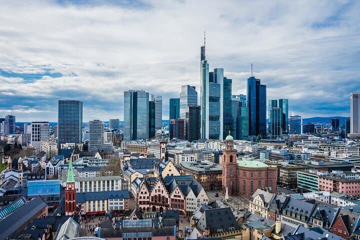 Privater Layover-Rundgang zu den Highlights von Frankfurt