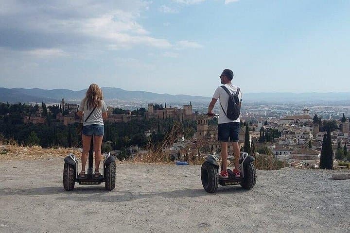 Granada: Tour in Segway di Albaicin e Sacromonte