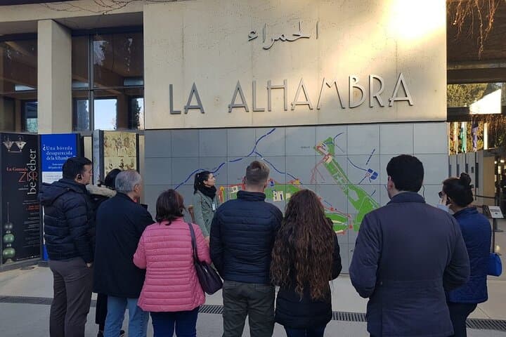 Alhambra &amp; Generalife Coupe-file Petit Groupe incluant les Palais Nasrides — photo 4