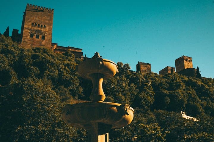Private Tour der Alhambra mit Nasridenpalästen in Granada