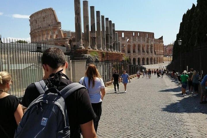 Tour Esterno del Colosseo con Accesso al Foro Romano a Roma — foto 3