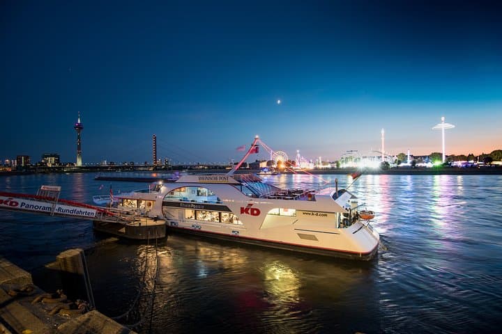 Düsseldorf 2-Stunden Abendkreuzfahrt — Foto 5
