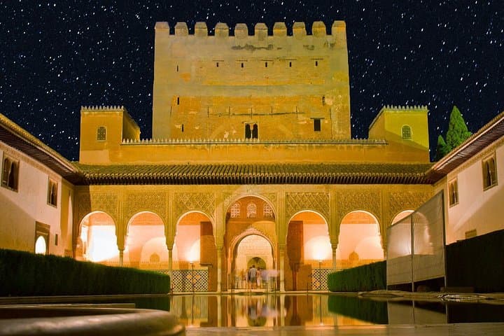 Tour Nocturno Privado de la Alhambra