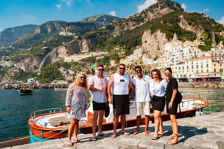 Tour in barca di un'intera giornata in piccoli gruppi della Costiera Amalfitana da Napoli — foto 3