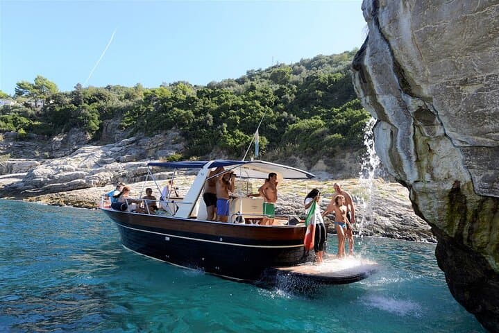 Capri Island Small Group Boat Tour from Naples with Light Lunch — photo 4