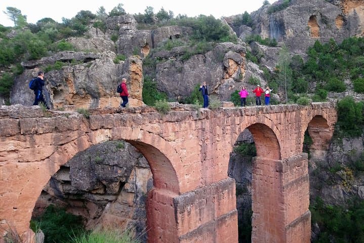 Escursione lungo l'Acquedotto Romano di Peña Cortada e Ruta de Agua