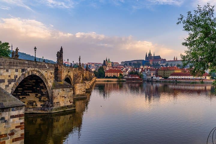 Transfert privé de Berlin à Prague avec 2h de visites — photo 2