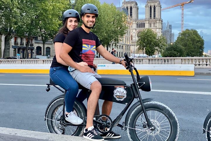 Tour guiado en bicicleta eléctrica familiar por París — foto 5