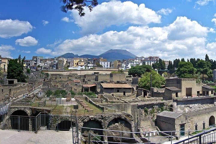 Pompeji und Vesuvius Wanderung Kleine Gruppe Prioritätszugang von Neapel — Foto 3
