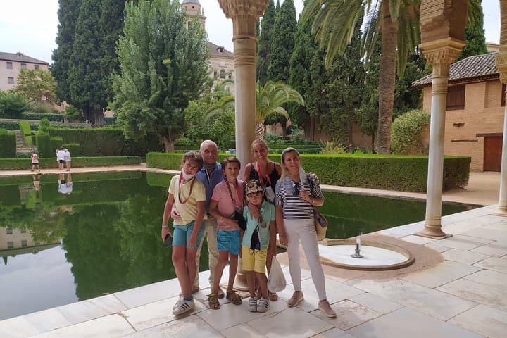 Alhambra: Tour Privato per Famiglie — foto 5