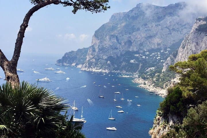Tour en Grupo Reducido Sin Estrés: Isla de Capri y Gruta Azul desde Nápoles — foto 5