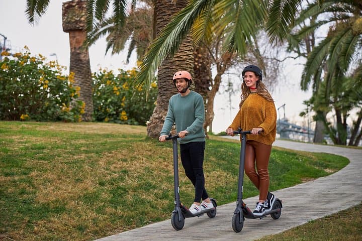 E-Scooter-Verleih in Nizza — Foto 2