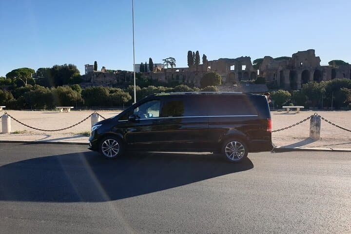 Trasferimento Privato da Civitavecchia: Porto di Civitavecchia a Roma — foto 4