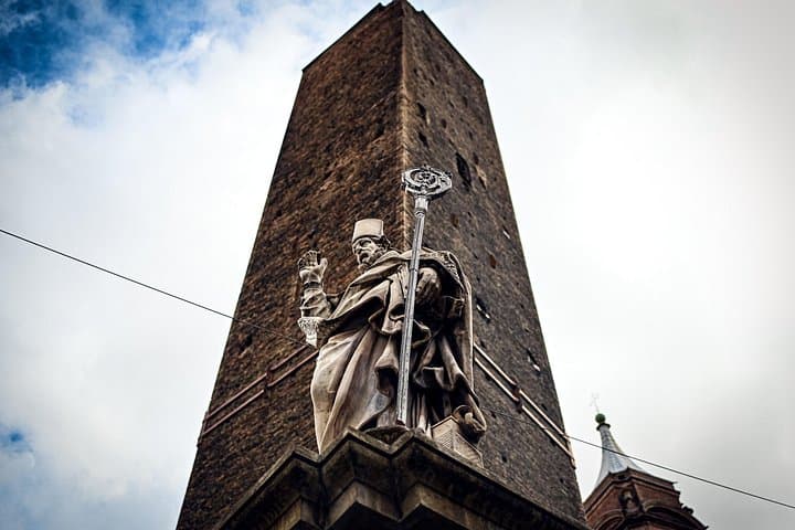 Private oder halbprivate Tour durch das historische Zentrum von Bologna — Foto 5