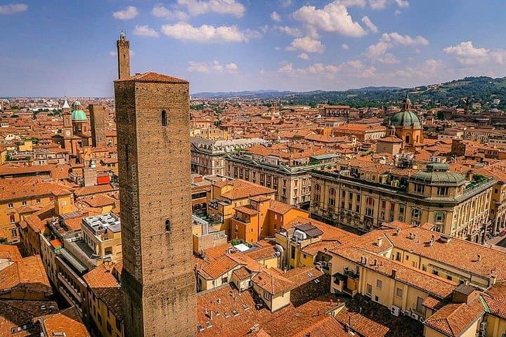Private oder halbprivate Tour durch das historische Zentrum von Bologna — Foto 2
