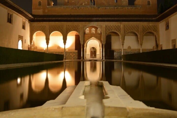 Visite nocturne de l'Alhambra pour petits groupes — photo 5