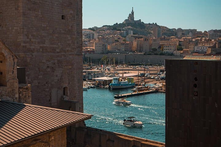 Jeu et visite de l'ancien quartier de Marseille