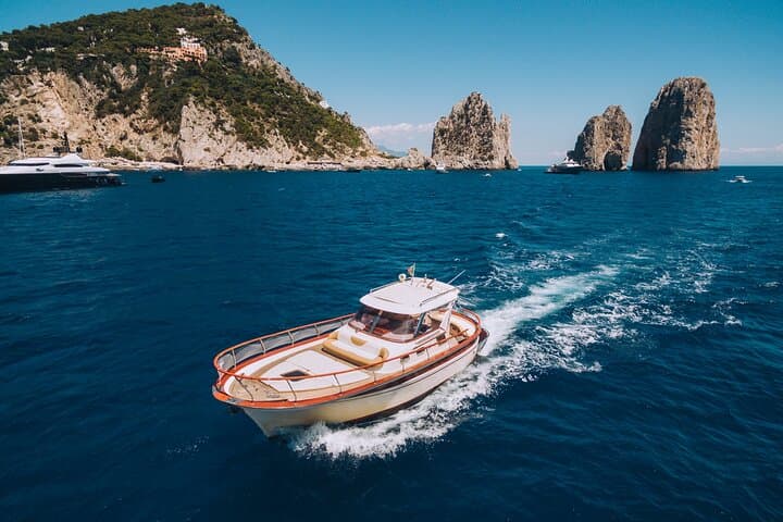 Tour Privato in Barca a Capri da Sorrento, Positano o Napoli — foto 2