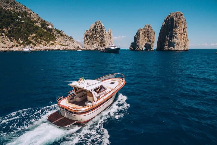 Tour Privato in Barca a Capri da Sorrento, Positano o Napoli — foto 4