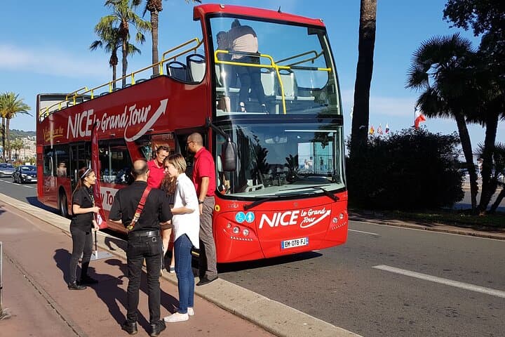 Nice Le Grand Tour Hop-on Hop-off Sightseeing Bus — Foto 3