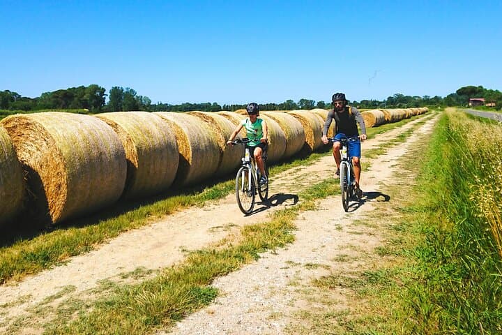 Tour in bicicletta autoguidato verso il mare a Pisa — foto 3