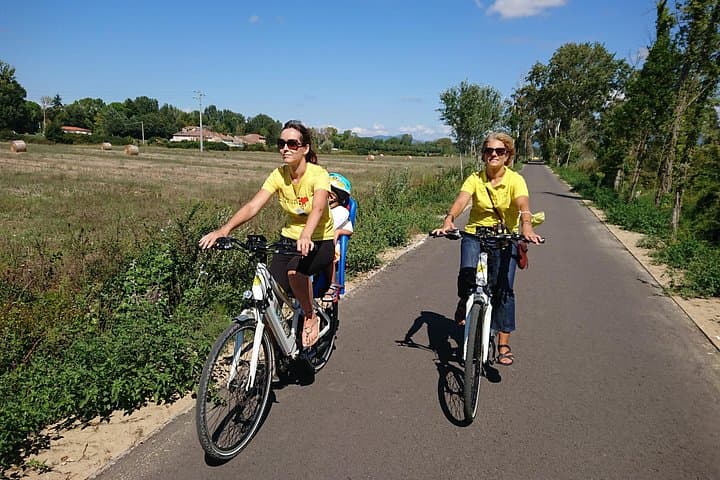 Tour in bicicletta autoguidato verso il mare a Pisa — foto 4