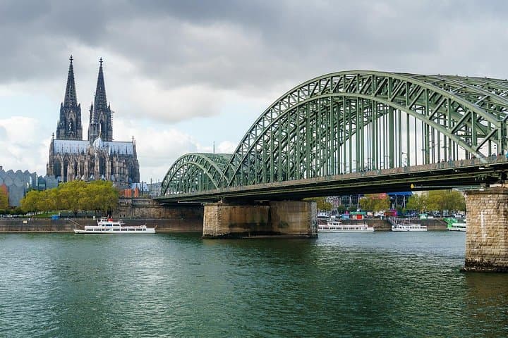 Kölner Erbe-Wanderung: Kathedrale, Brücken & historische Schätze — Foto 2