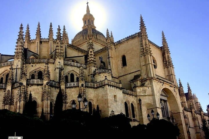 Segovia mit Weingutbesuch & Verkostung Kleingruppentour ab Madrid — Foto 4