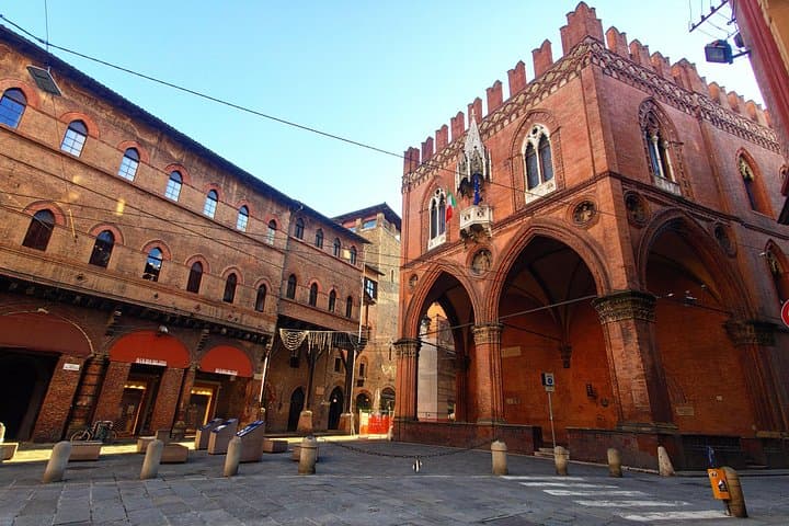 Bologna Mordgeheimnis: Selbstgeführte Stadtquest