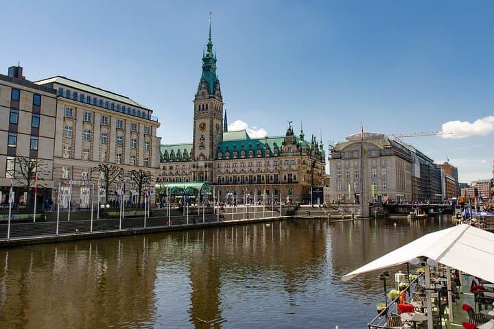 Hamburg Hop-on-Hop-off Tour, Hafen- und Alsterkreuzfahrt — Foto 5
