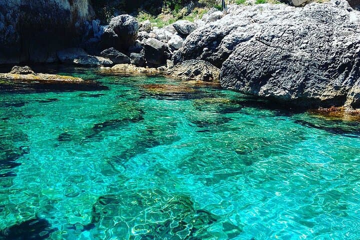 Escursione in Barca e Passeggiata a Capri — foto 5
