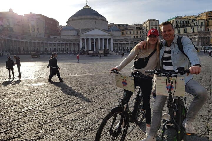 Tour en bicicleta eléctrica por Nápoles Partenope — foto 4
