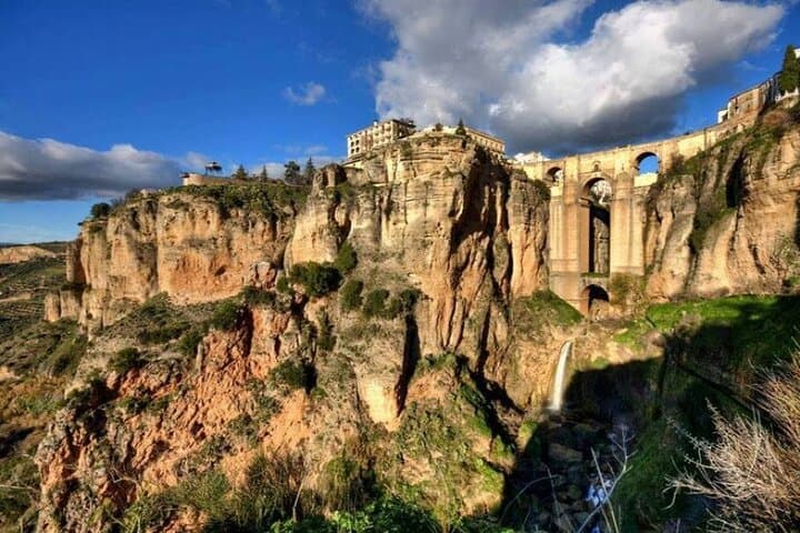 Historische Stadtführung in Ronda mit Eintritt in die Stierkampfarena — Foto 3