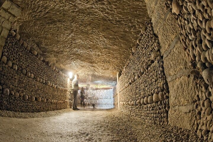Paris Katakomben Tour mit eingeschränkten Bereichen — Foto 1