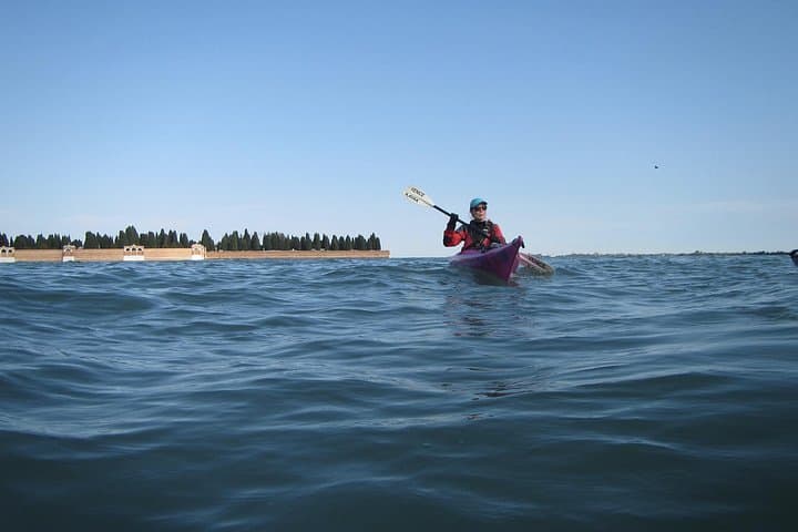 2-stündige Nachts-Kajak-Tour in Venedig — Foto 5