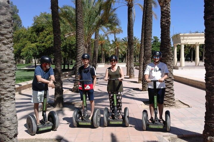 Esperienza Completa in Segway a Valencia: Centro Storico e Giardini 2h — foto 4