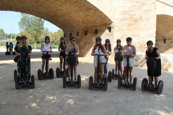 Visite guidée en groupe en Segway des principales attractions de Valence — photo 2