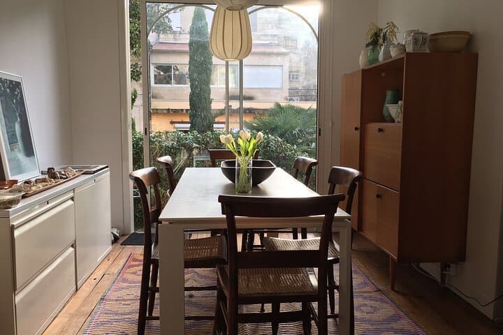 Essen mit einem Einheimischen in Chartrons/Jardin Public — Foto 2