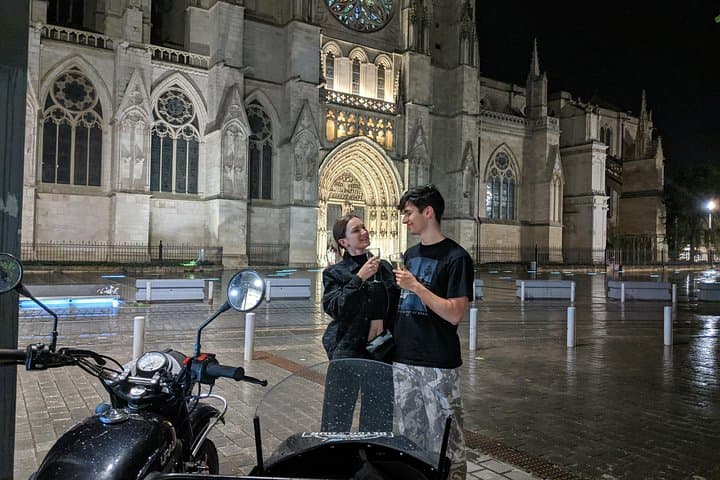 Tour privato di Bordeaux di notte in sidecar — foto 5